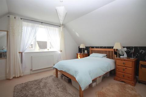 2 Clapgate Drive, Little Clacton, Clacton-on-sea, CO16 9PJ