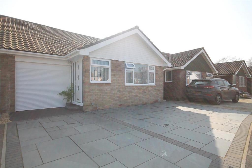 Holland on Sea CO15 2 bed bungalow for sale £325,000