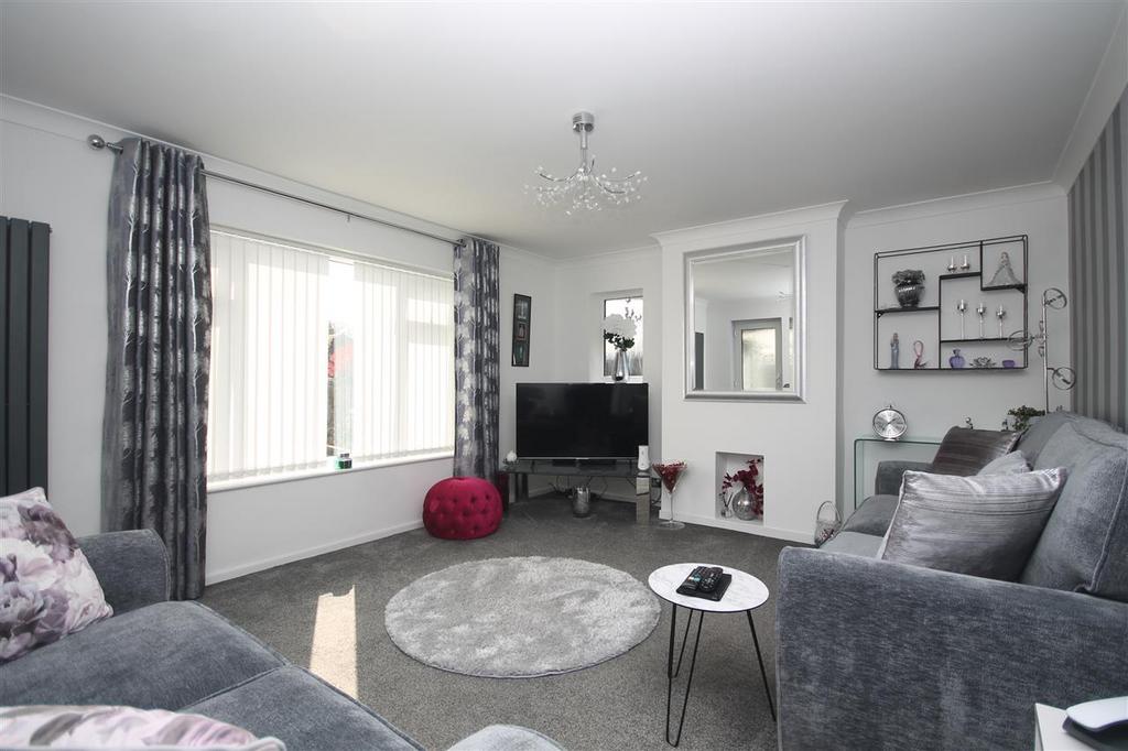 Holland on Sea CO15 2 bed bungalow for sale £325,000