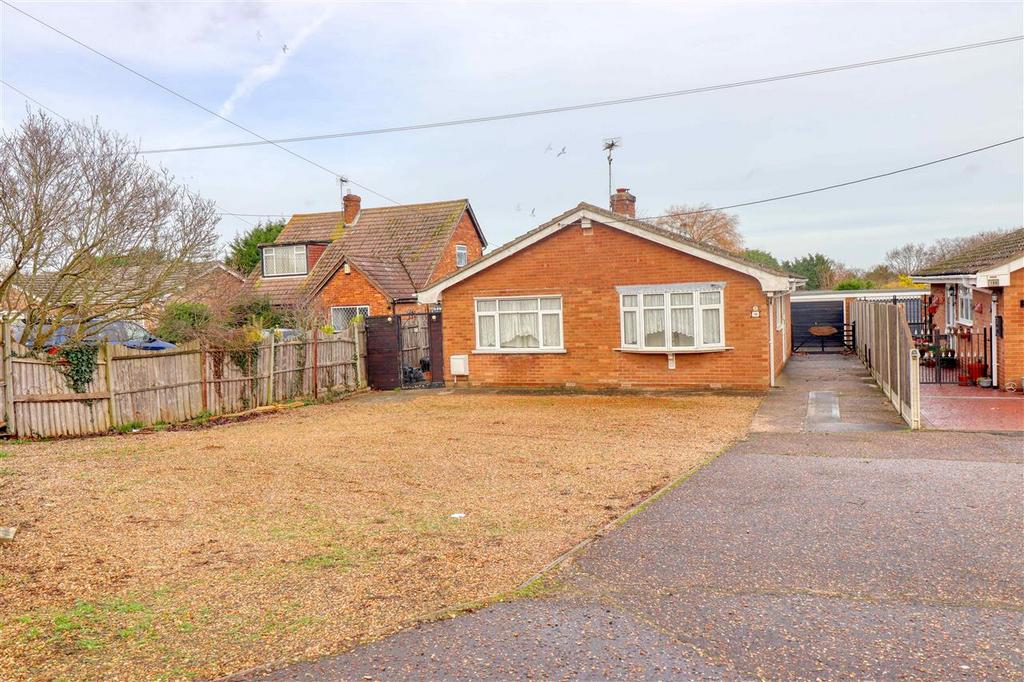 Point Clear CO16 2 bed bungalow for sale £325,000