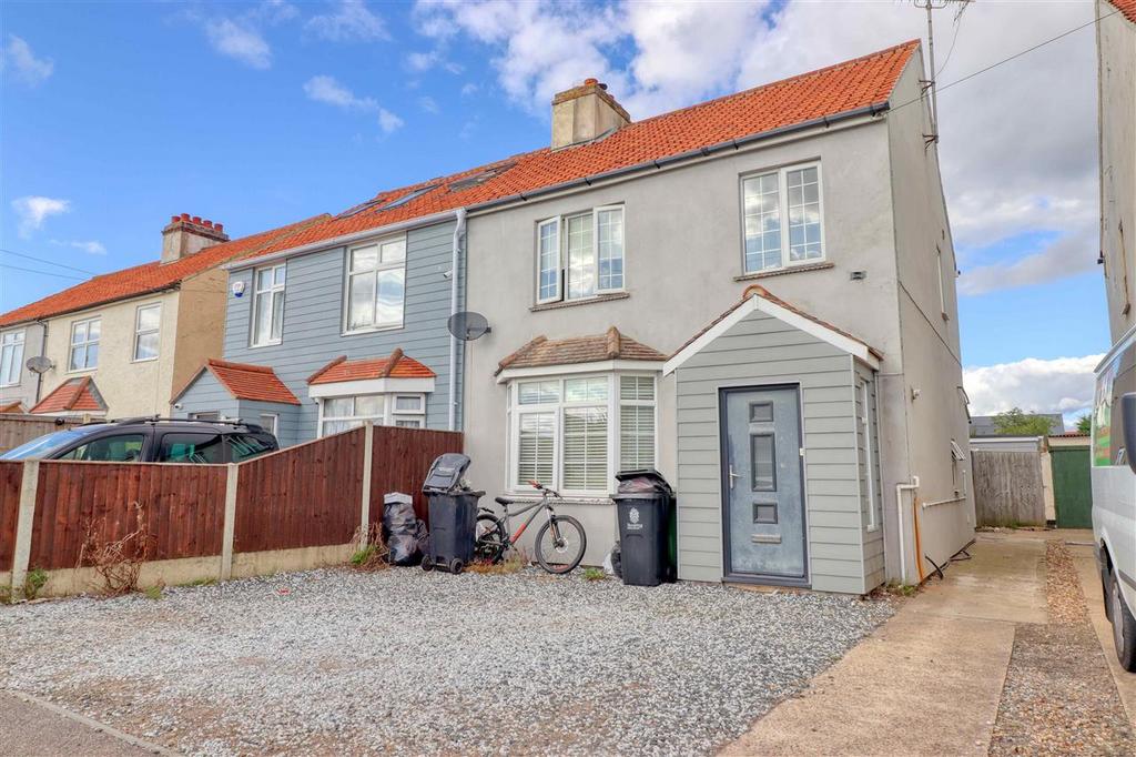 Frinton on Sea CO13 4 bed semidetached house for sale £300,000