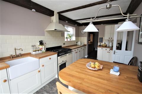 32 Bockings Grove, Clacton-on-sea, CO16 8DP