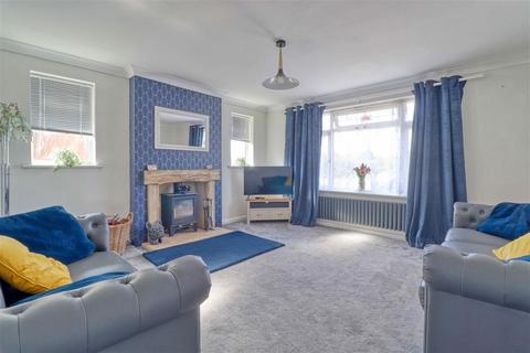 44 Cherry Tree Avenue, Clacton-on-sea, CO15 1AR