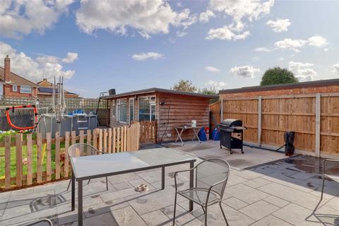 44 Cherry Tree Avenue, Clacton-on-sea, CO15 1AR