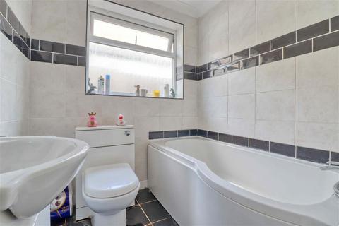 44 Cherry Tree Avenue, Clacton-on-sea, CO15 1AR