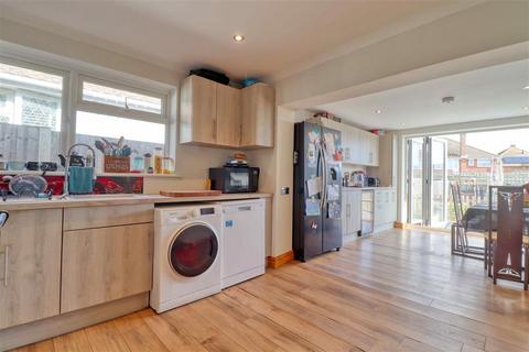 44 Cherry Tree Avenue, Clacton-on-sea, CO15 1AR