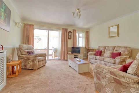 3 bedroom bungalow for sale, Great Clacton CO15