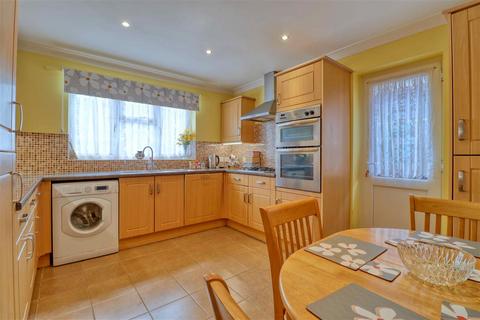 3 bedroom bungalow for sale, Great Clacton CO15