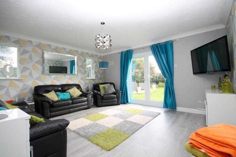 182 Burrs Road, Clacton-on-sea, CO15 4LH