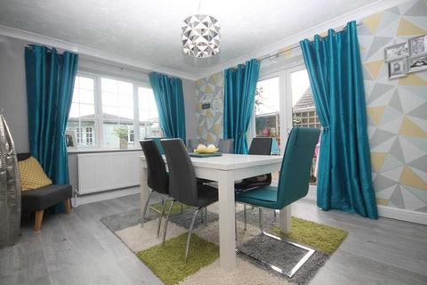 182 Burrs Road, Clacton-on-sea, CO15 4LH