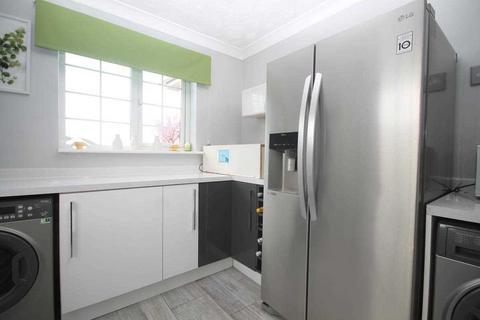 182 Burrs Road, Clacton-on-sea, CO15 4LH