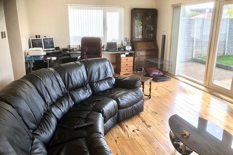 23 Bournemouth Road, Holland-on-sea, Clacton-on-sea, CO15 5TD