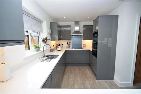 15 Connaught Road, Weeley Heath, Clacton-on-sea, CO16 9EL
