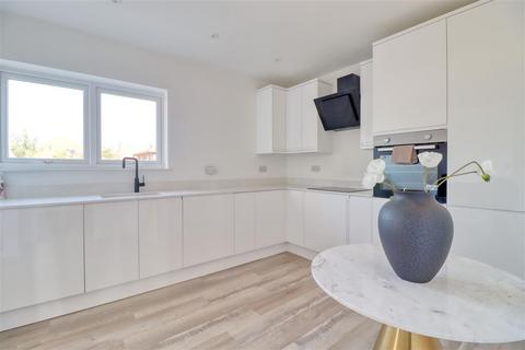 39 Dulwich Road, Holland-on-sea, Clacton-on-sea, CO15 5NA