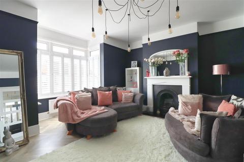 30 Cottage Grove, Clacton-on-sea, CO16 8DH