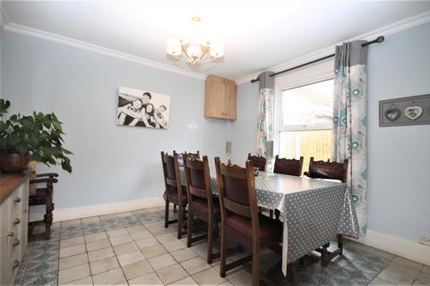 20 Arnold Road, Clacton-on-sea, CO15 1DE