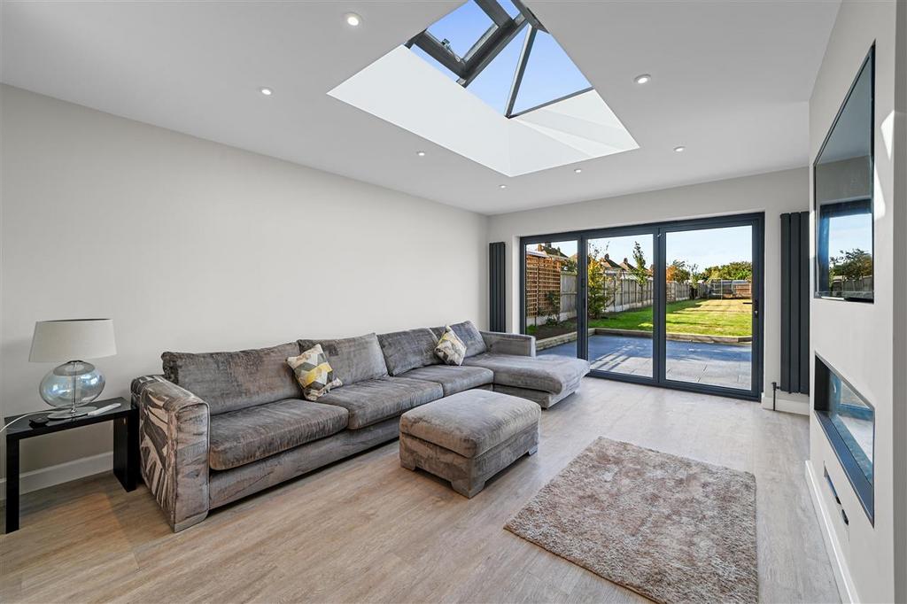 Holland on Sea CO15 4 bed bungalow for sale £600,000