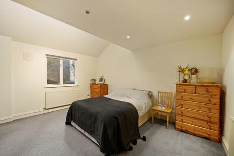 2 bedroom flat to rent, Essex Road, Islington