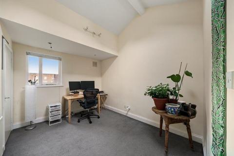 2 bedroom flat to rent, Essex Road, Islington