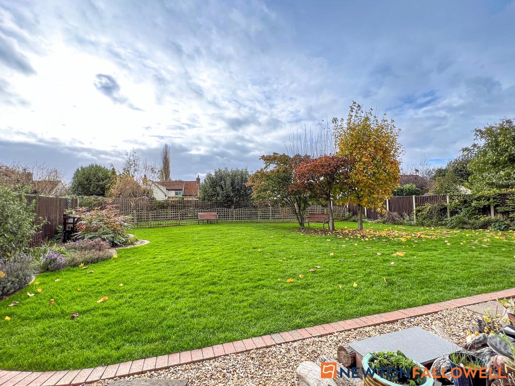 Dark Lane, 6 NG24 3 bed detached bungalow for sale £425,000
