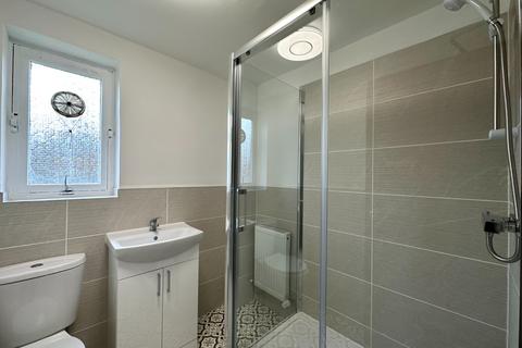 4 bedroom flat to rent - Raeberry Street, North Woodside, Glasgow, G20