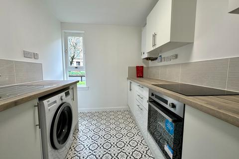 3 bedroom flat to rent, Raeberry Street, North Woodside, Glasgow, G20