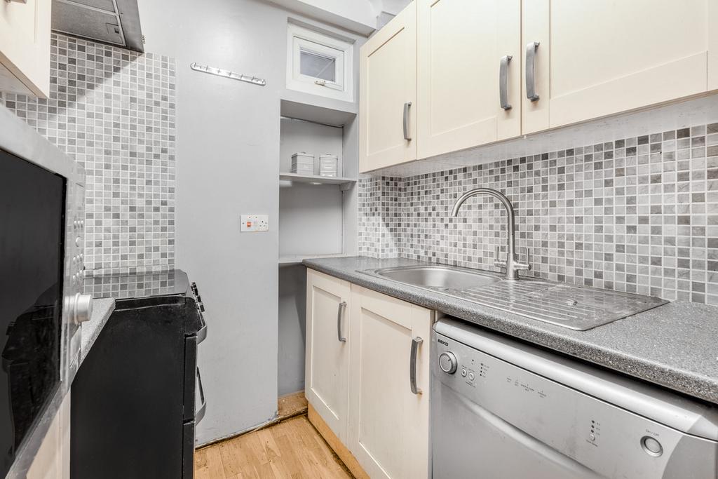 Havelock Road, Wimbledon, SW19 3 bed end of terrace house £750,000