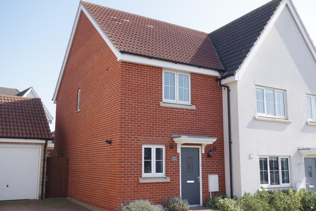 Osprey Drive, Stowmarket IP14 2 bed semidetached house to rent £995 pcm (£230 pw)
