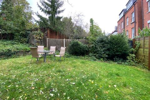 73b Devonshire Road, London, SE23 3LX