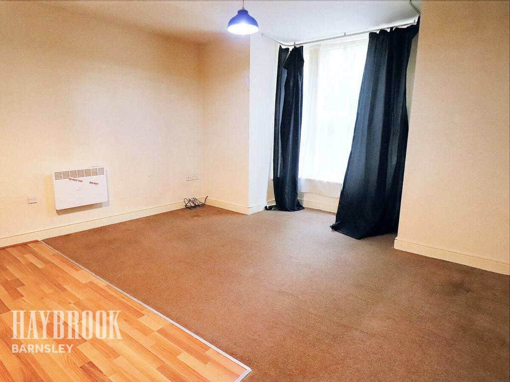 Huddersfield Road, Barnsley 2 bed apartment for sale £60,000