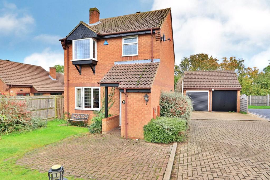 Saddlers Place, Downs Barn, Milton Keynes, Bucks, MK14 3 bed detached