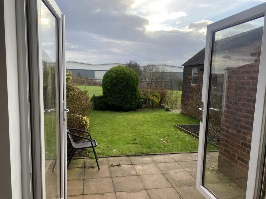 Liverpool Road, Haydock 3 bed semidetached house £1,150 pcm (£265 pw)