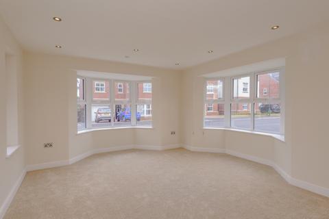 5 bedroom detached house to rent, Carriage Close, Nottingham NG3 5HA