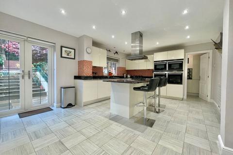 4 bedroom detached house for sale, Kingston Hill, Cheadle