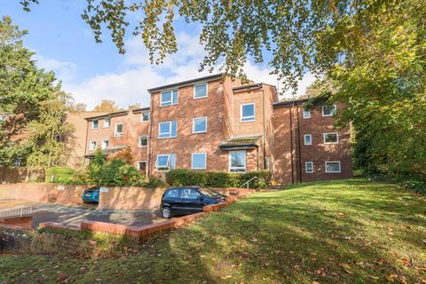 5c Montana Close, South Croydon, CR2 0AT