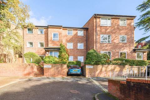 5c Montana Close, South Croydon, CR2 0AT