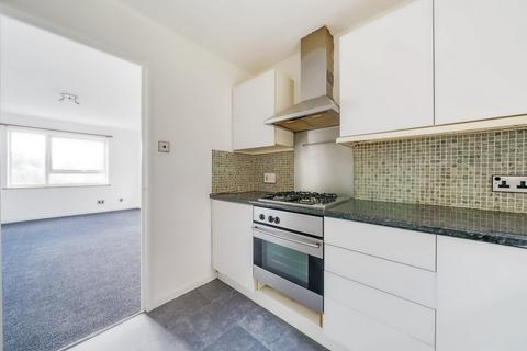 5c Montana Close, South Croydon, CR2 0AT