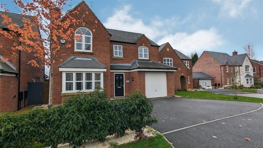 Skelmersdale WN8 4 bed detached house for sale £440,000