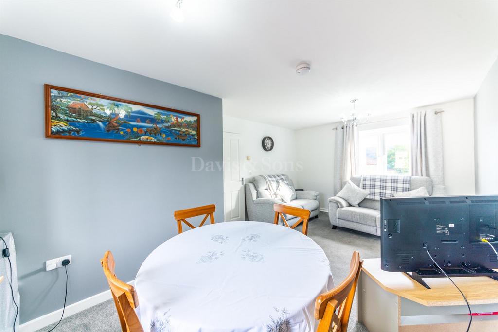 Lounge/Dining Room