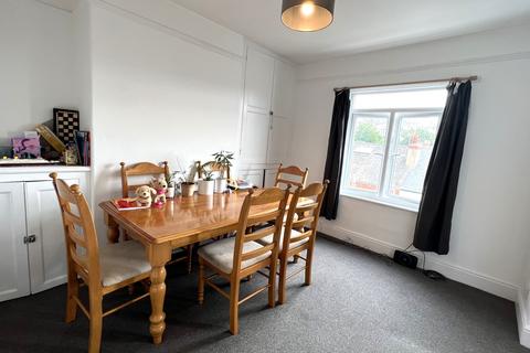 3 bedroom terraced house to rent, Third Avenue, Teignmouth, Devon, TQ14 9DW