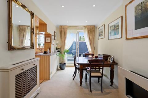 2 Worcester Road, London, SW19 7QG