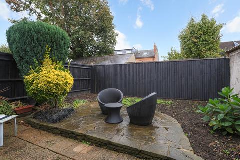 2 Worcester Road, London, SW19 7QG