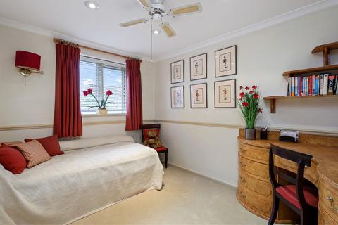 2 Worcester Road, London, SW19 7QG
