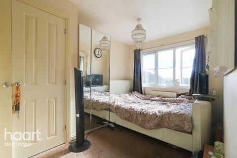 54 Baker Crescent, Dartford, DA1 2NF