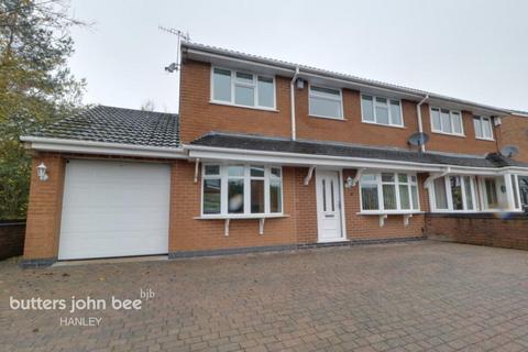 4 bedroom semi-detached house to rent, Dane Gardens, Stoke-on-trent