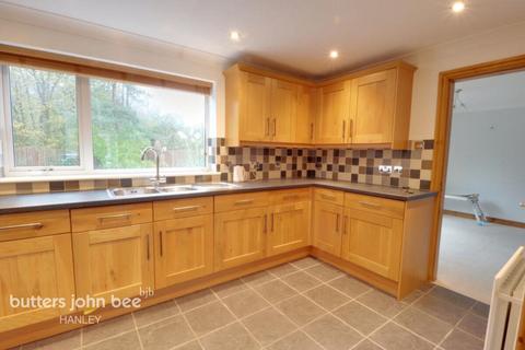 4 bedroom semi-detached house to rent, Dane Gardens, Stoke-on-trent