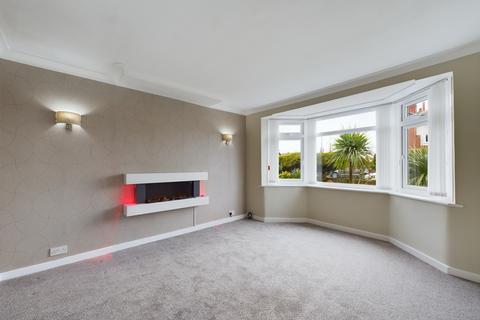 2 bedroom apartment for sale, Regent Court, Caryl Road, Lytham St. Annes, FY8