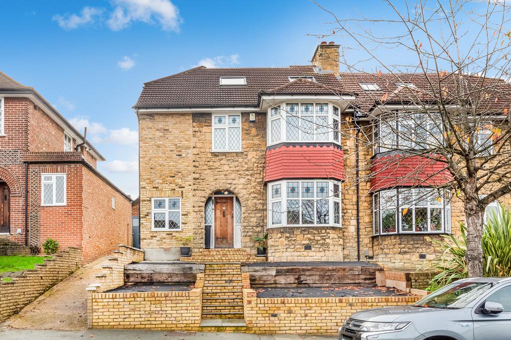 Leamington Avenue, Bromley, BR1 4 bed semidetached house £750,000