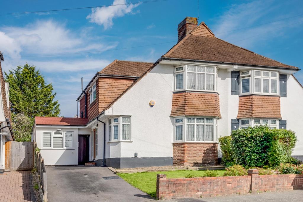 Hartland Way, Croydon, CR0 4 bed semidetached house for sale £650,000