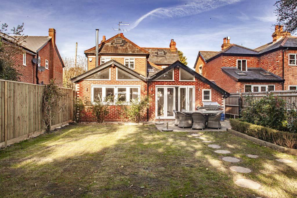 Burnley, Stoke Row, RG9 3 bed property for sale £845,000